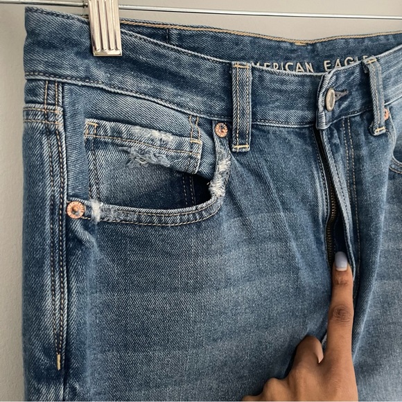 American Eagle Mom Jeans Frayed Hem - Picture 5 of 11